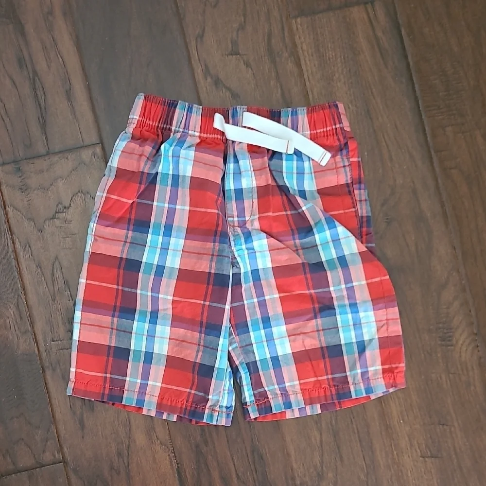 💥3for$12💥 Oshkosh boy's plaid shorts size 7